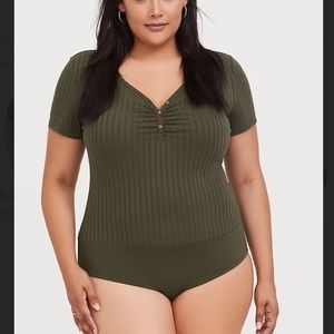 TORRID OLIVE GREEN RIB HENLEY BODYSUIT
